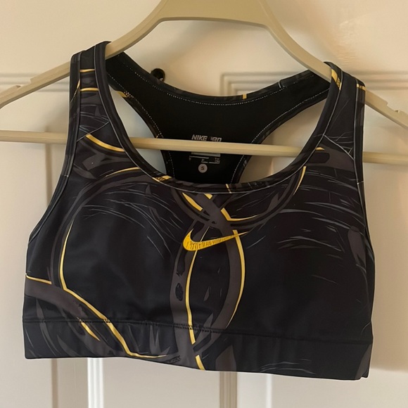Nike pro sports bra - Picture 1 of 2